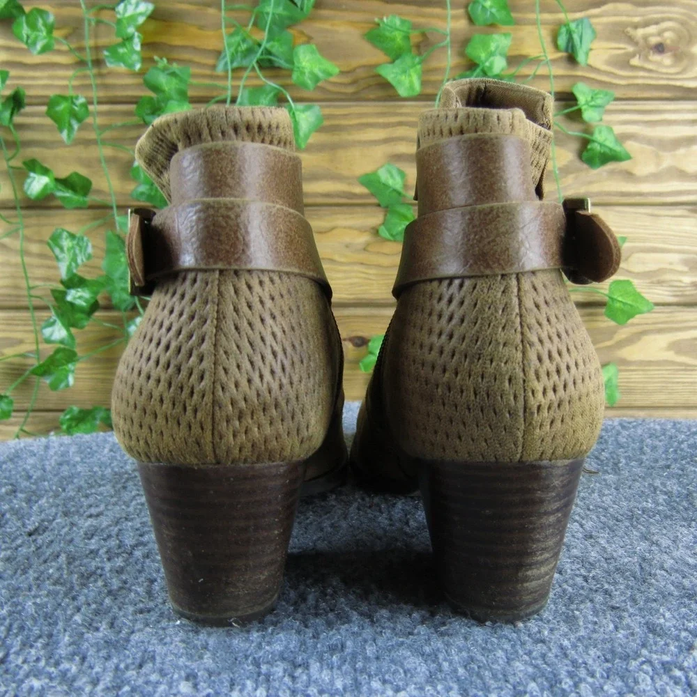 Baretraps Reinella Womens 9 Brown Heeled Ankle Boots‎ Perforated Buckle Booties